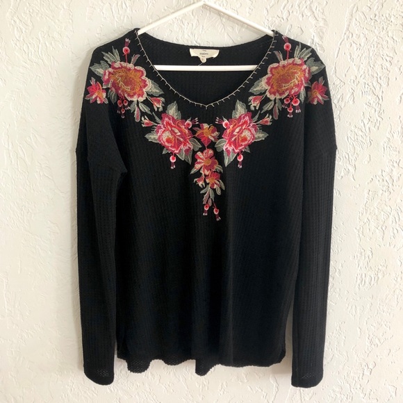 entro Tops - ENTRO Embroidered Floral Waffle Knit Tee S
